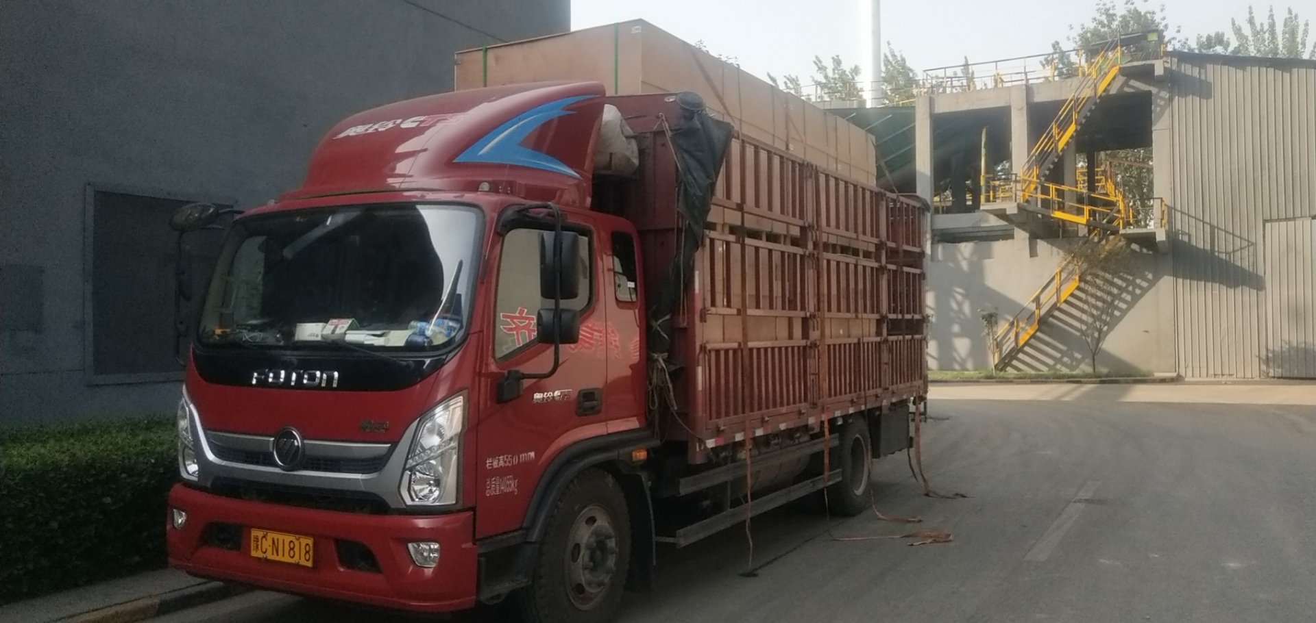 塑燒板發(fā)貨裝車(chē) 塑燒板發(fā)貨裝車(chē)